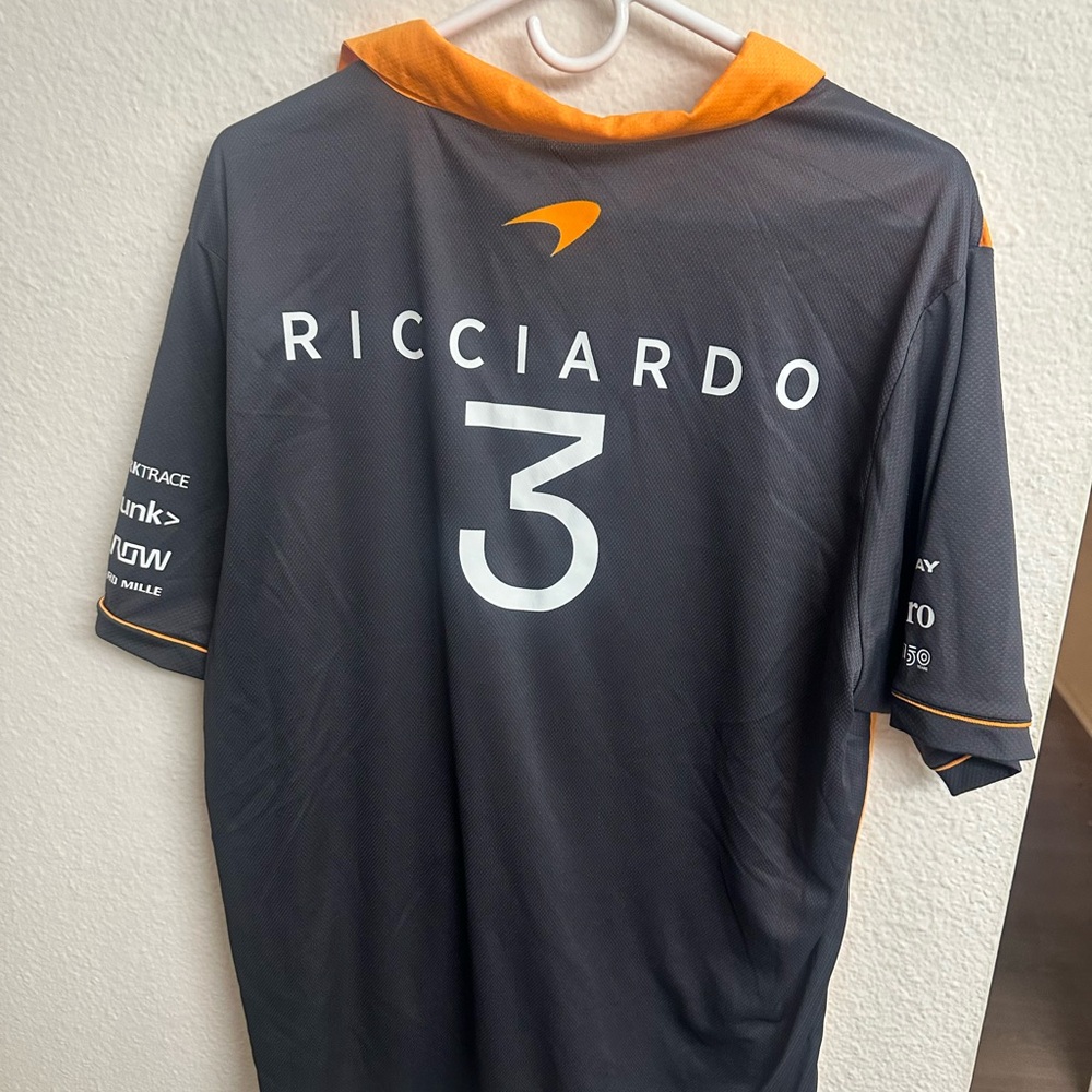 Men’s polo - Picture 3 of 3